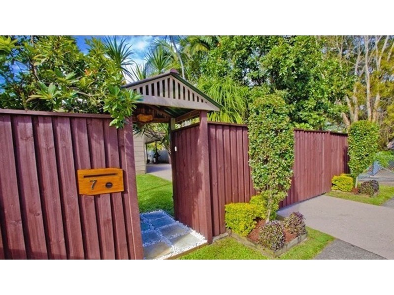 7 Bundarra Street, Coombabah QLD 4216