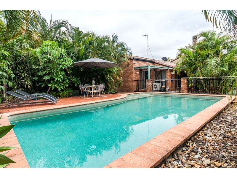 4 O’Grady Drive, Paradise Point QLD 4216