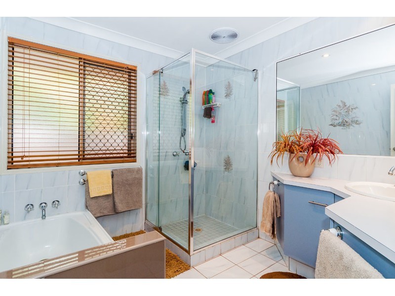 4 O’Grady Drive, Paradise Point QLD 4216