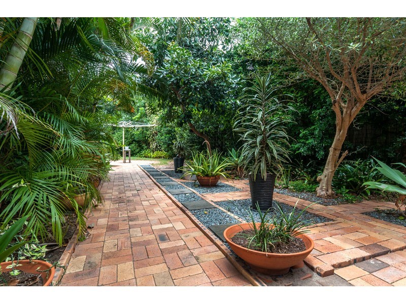 4 O’Grady Drive, Paradise Point QLD 4216