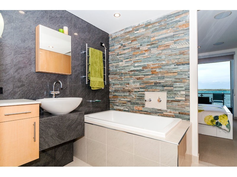 5/27-29 Madang Crescent, Runaway Bay QLD 4216
