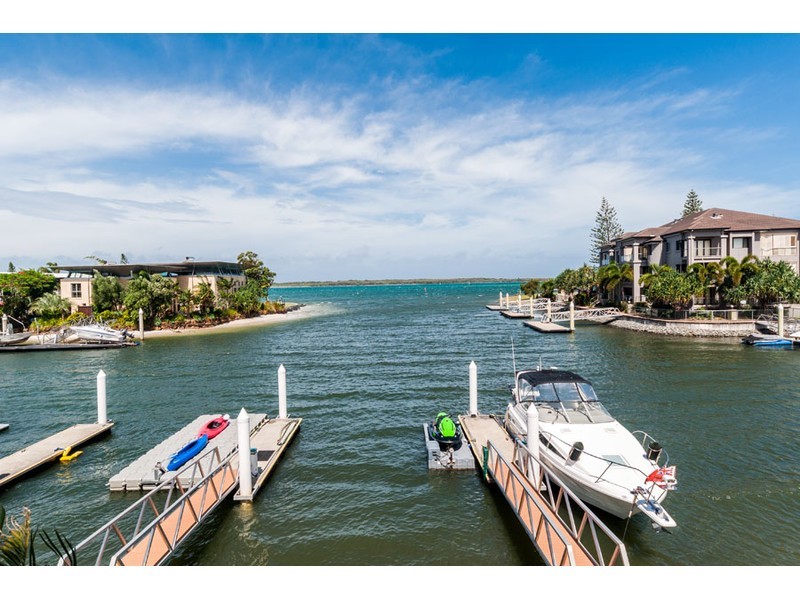 5/27-29 Madang Crescent, Runaway Bay QLD 4216