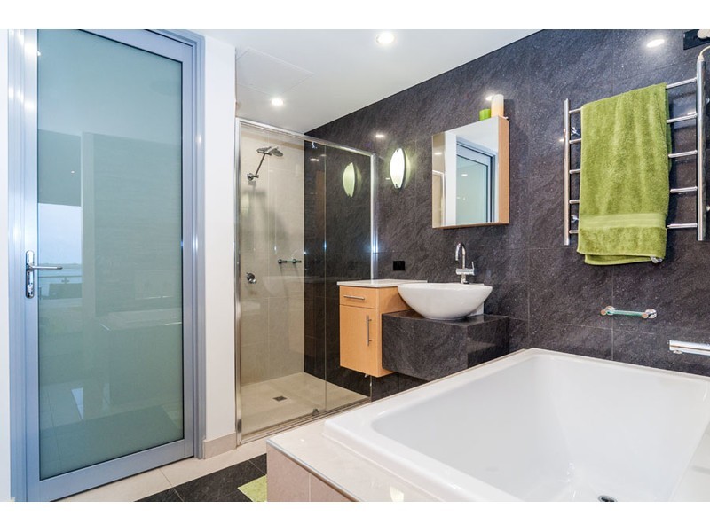 5/27-29 Madang Crescent, Runaway Bay QLD 4216
