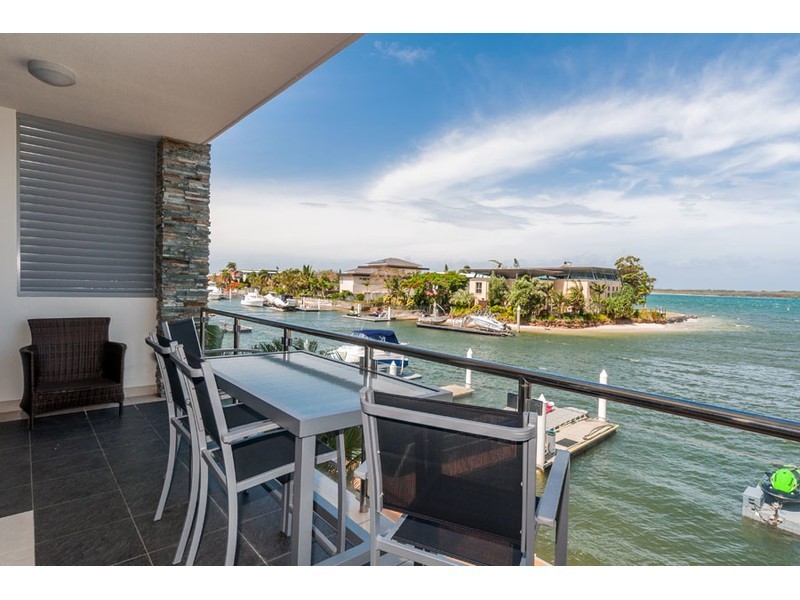 5/27-29 Madang Crescent, Runaway Bay QLD 4216