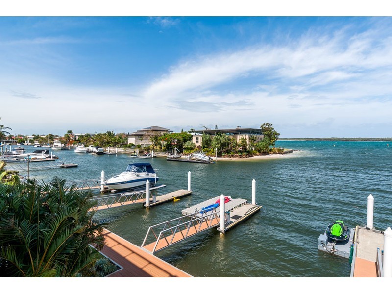 5/27-29 Madang Crescent, Runaway Bay QLD 4216