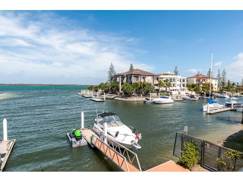 5/27-29 Madang Crescent, Runaway Bay QLD 4216