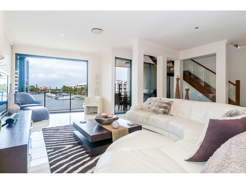 1/85 Bayview Street, Runaway Bay QLD 4216