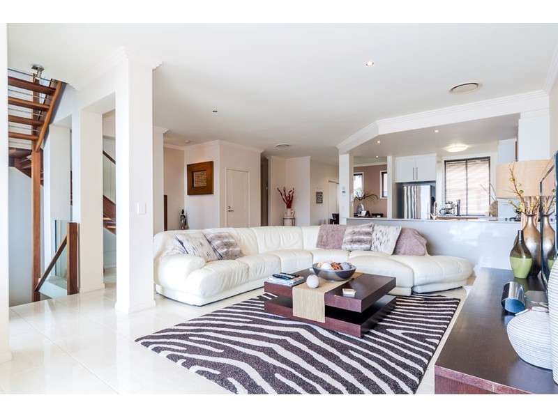 1/85 Bayview Street, Runaway Bay QLD 4216