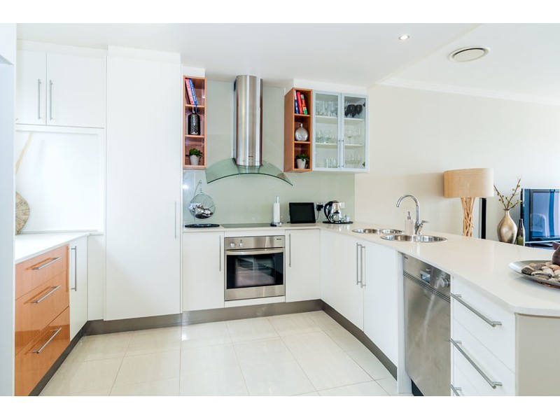 1/85 Bayview Street, Runaway Bay QLD 4216