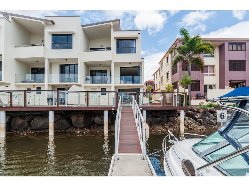 1/85 Bayview Street, Runaway Bay QLD 4216