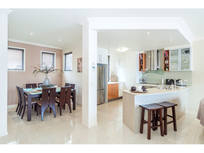 1/85 Bayview Street, Runaway Bay QLD 4216