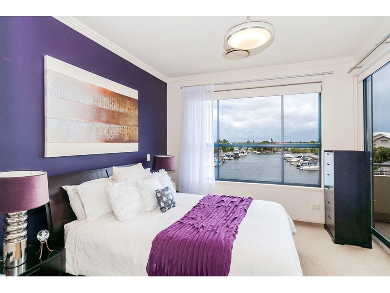 1/85 Bayview Street, Runaway Bay QLD 4216