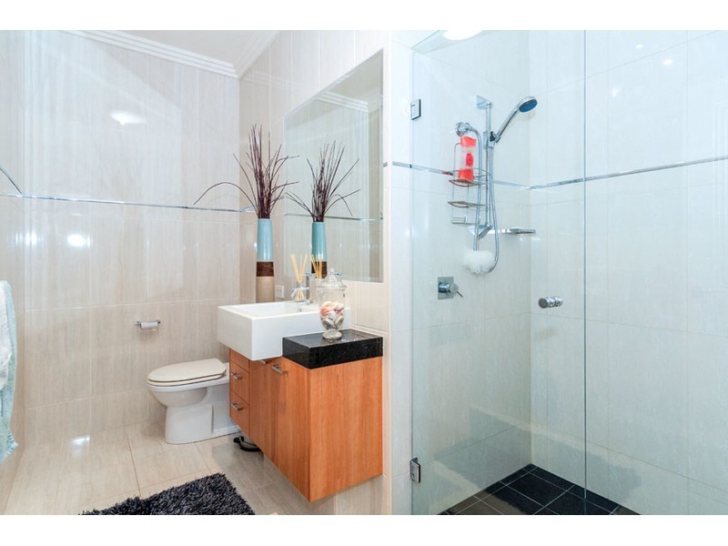 1/85 Bayview Street, Runaway Bay QLD 4216