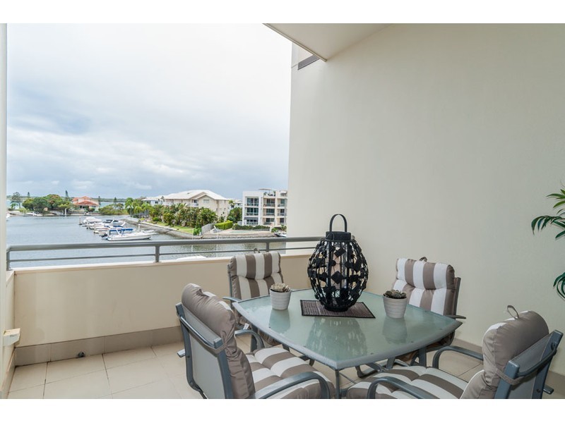 1/85 Bayview Street, Runaway Bay QLD 4216