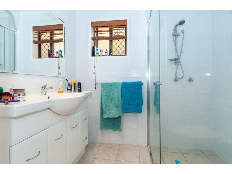 9 Burrinjuck Drive, Coombabah QLD 4216