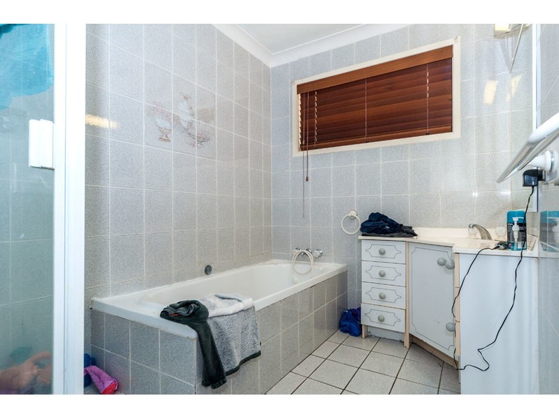 9 Burrinjuck Drive, Coombabah QLD 4216
