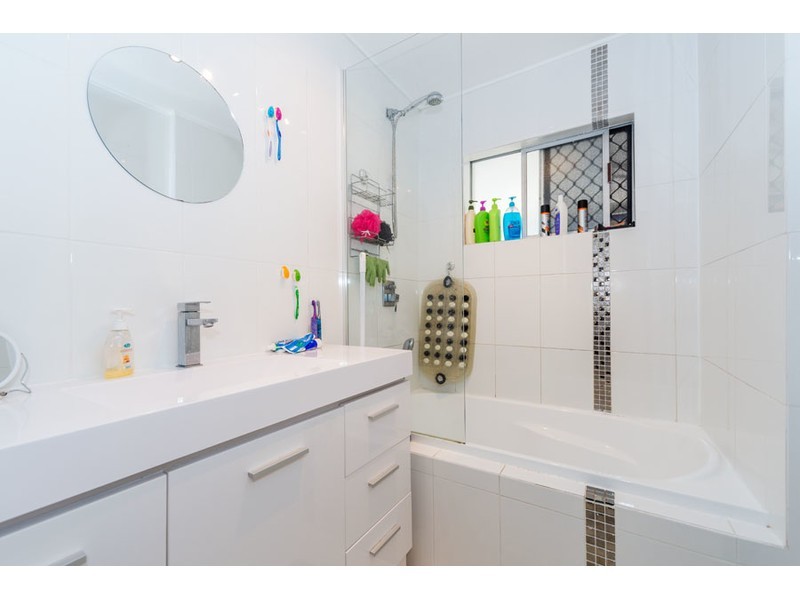16 Medika Street, Runaway Bay QLD 4216