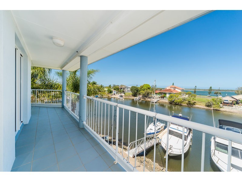 7/17 Canal Avenue, Runaway Bay QLD 4216