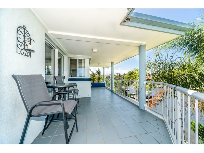 7/17 Canal Avenue, Runaway Bay QLD 4216