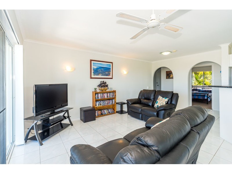 7/17 Canal Avenue, Runaway Bay QLD 4216