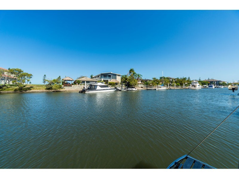 7/17 Canal Avenue, Runaway Bay QLD 4216