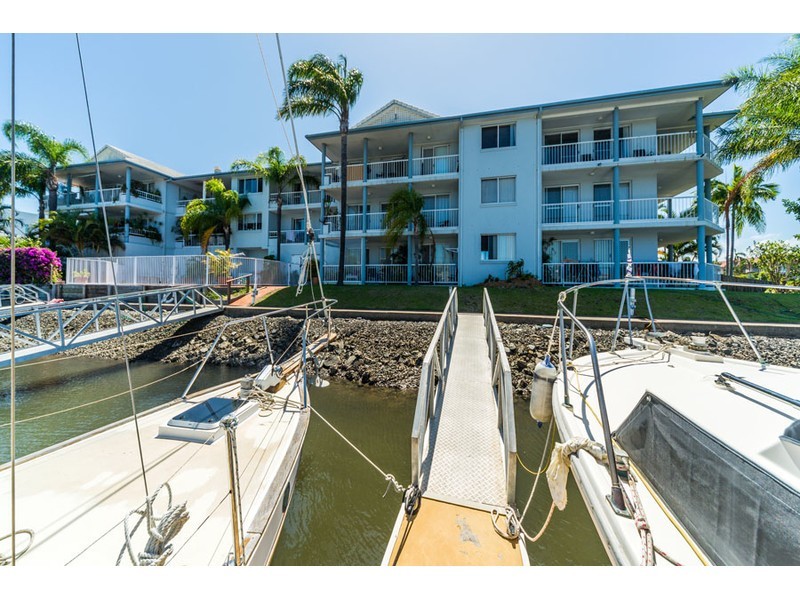7/17 Canal Avenue, Runaway Bay QLD 4216