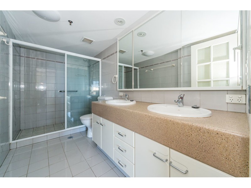 66/21 Bayview Street, Runaway Bay QLD 4216