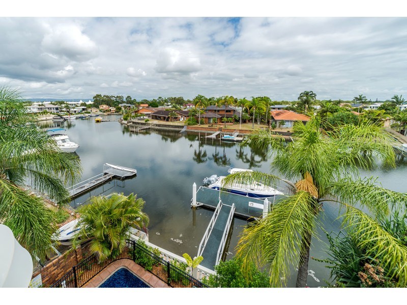 4 Aroa Court, Runaway Bay QLD 4216
