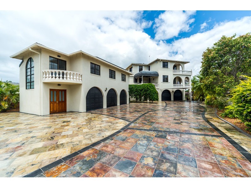 4 Aroa Court, Runaway Bay QLD 4216