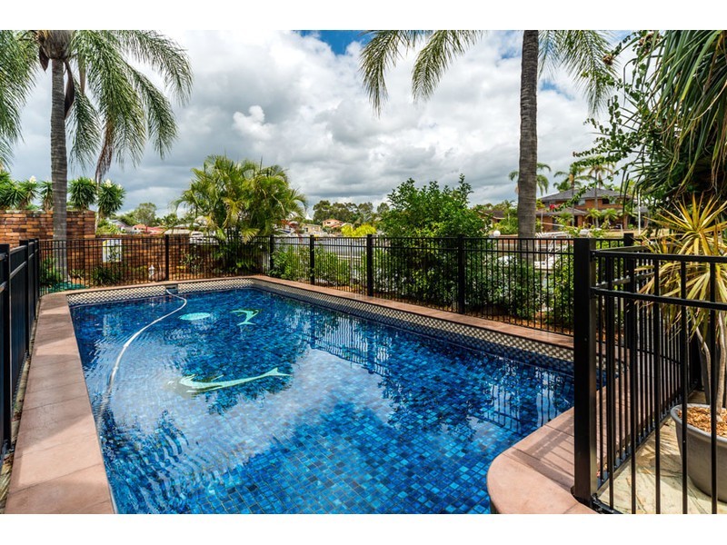 4 Aroa Court, Runaway Bay QLD 4216