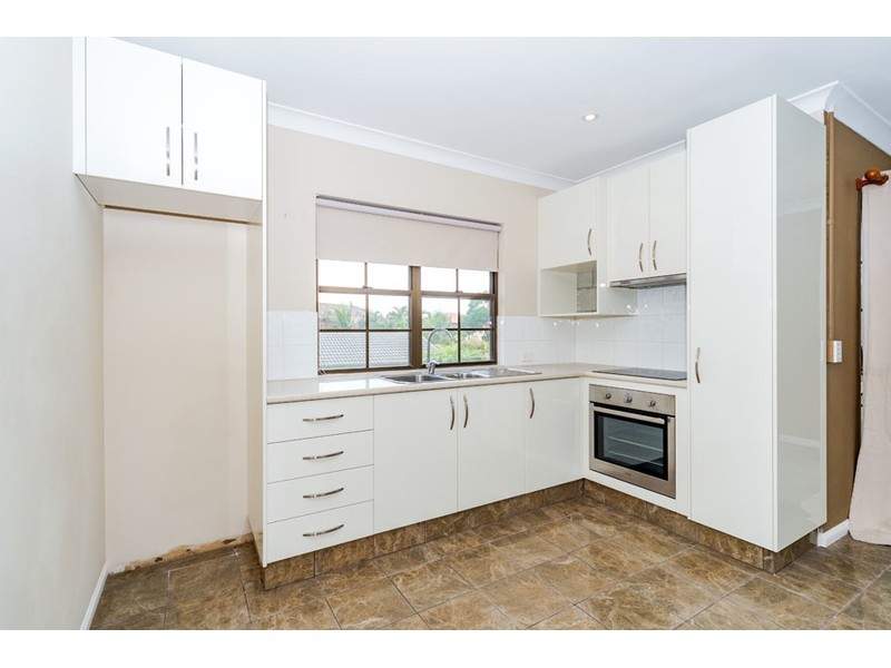 4 Aroa Court, Runaway Bay QLD 4216