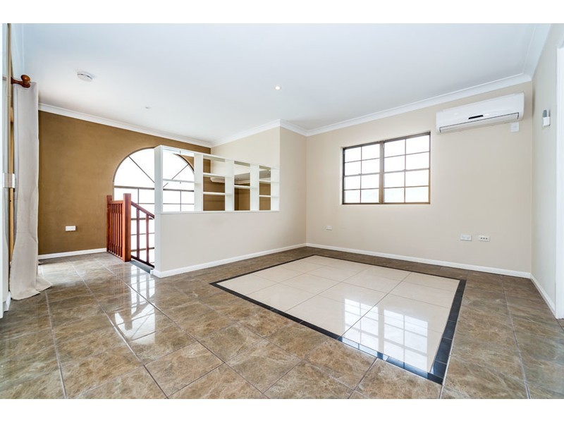 4 Aroa Court, Runaway Bay QLD 4216