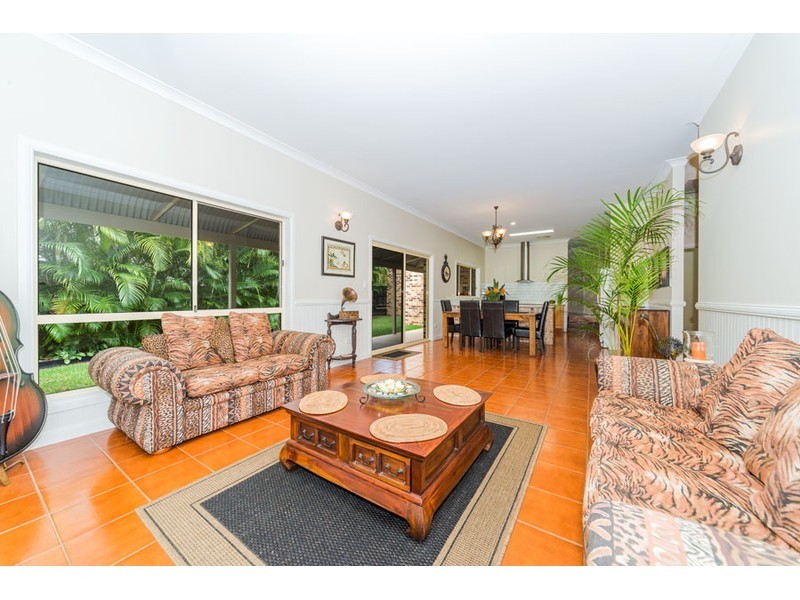 38 Stretton Drive, Helensvale QLD 4212