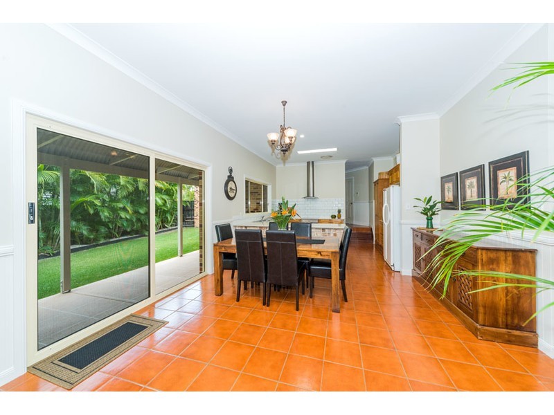 38 Stretton Drive, Helensvale QLD 4212