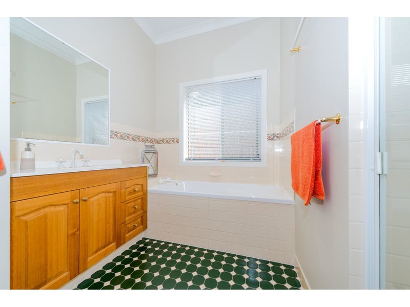 38 Stretton Drive, Helensvale QLD 4212