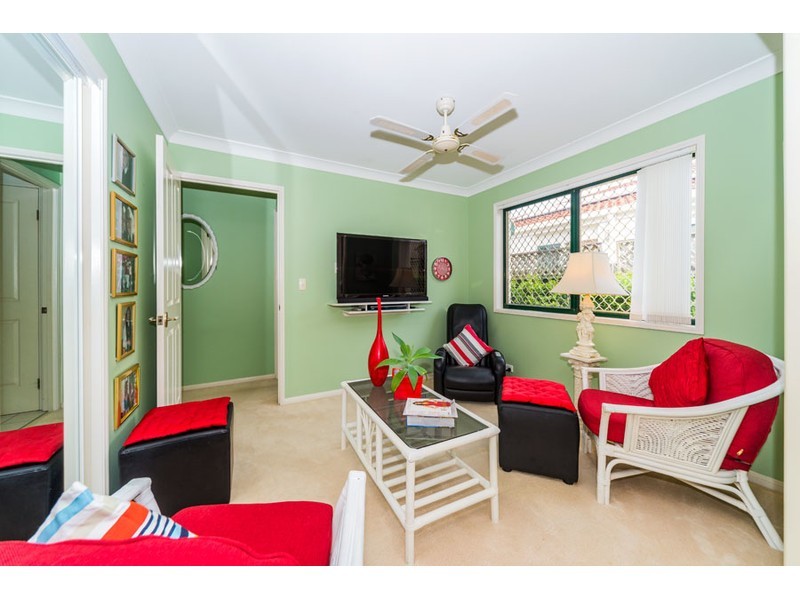 2/135 Bayview Street, Runaway Bay QLD 4216