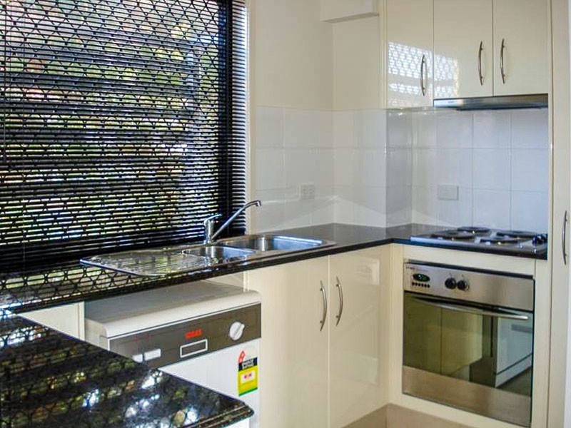 6/26 Bath Street, Labrador QLD 4215