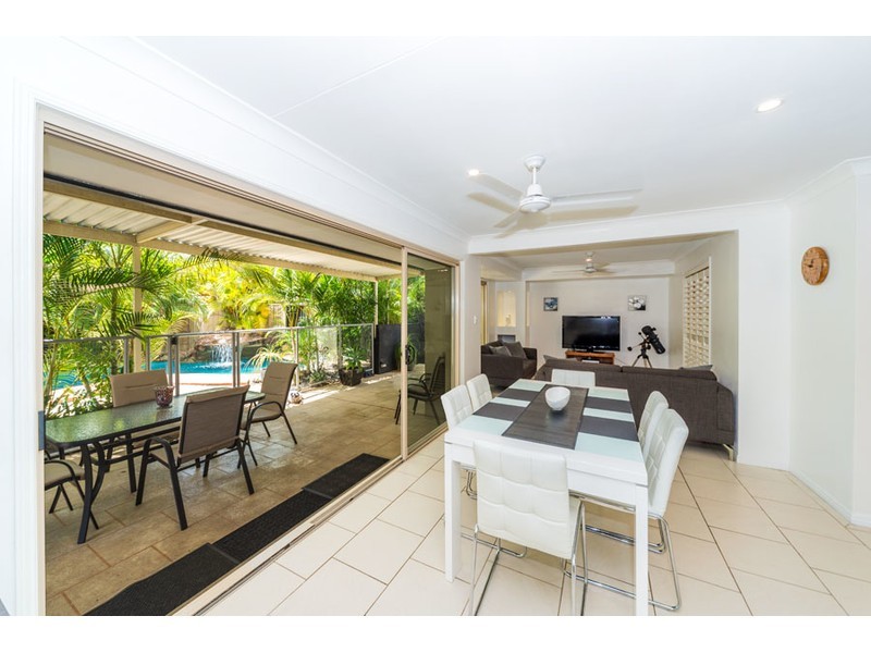 49 Poinsettia Avenue, Hollywell QLD 4216