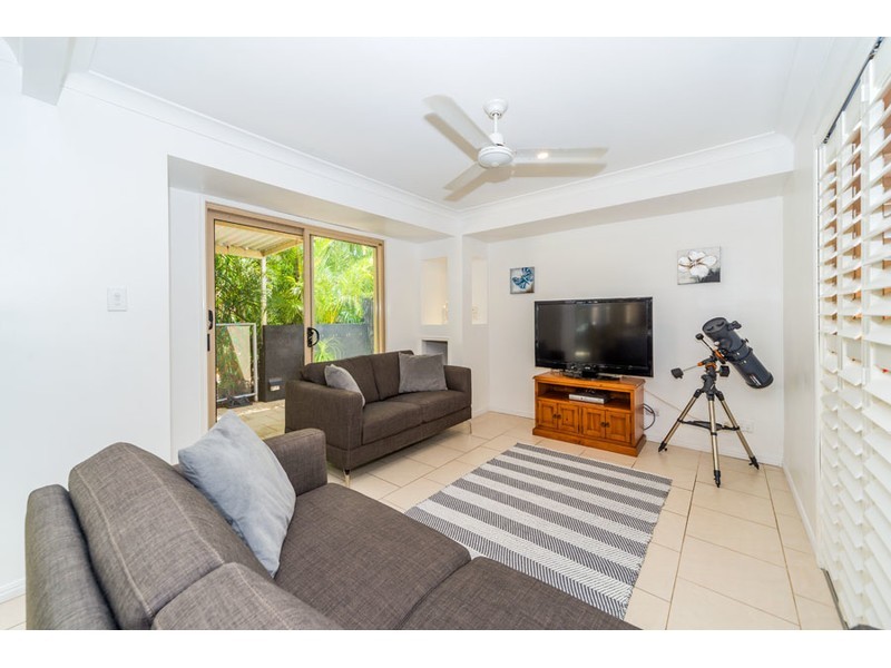 49 Poinsettia Avenue, Hollywell QLD 4216