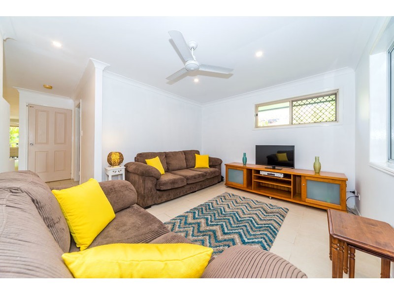 49 Poinsettia Avenue, Hollywell QLD 4216