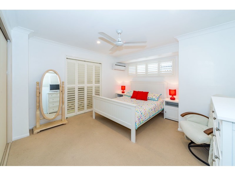 49 Poinsettia Avenue, Hollywell QLD 4216