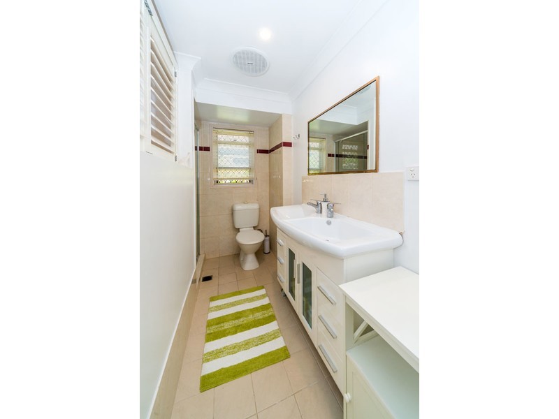 49 Poinsettia Avenue, Hollywell QLD 4216