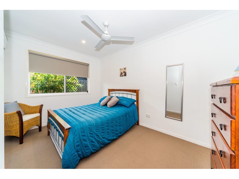 49 Poinsettia Avenue, Hollywell QLD 4216