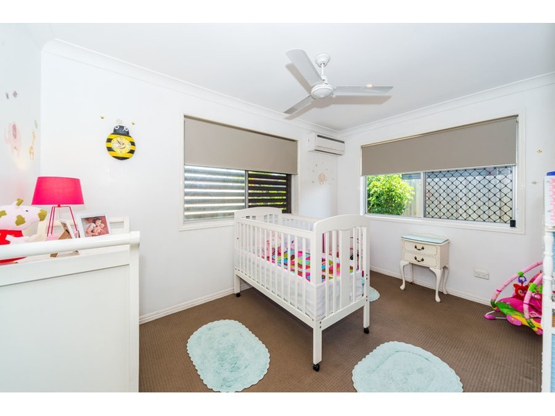 49 Poinsettia Avenue, Hollywell QLD 4216