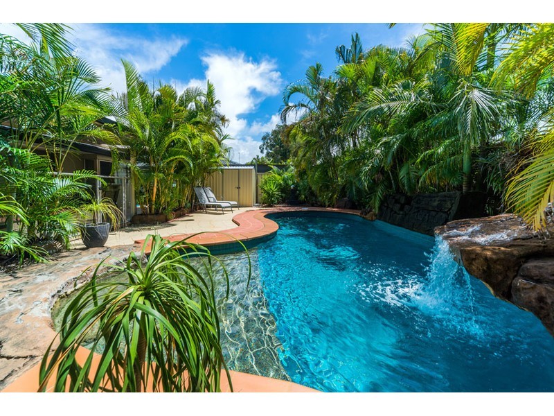 49 Poinsettia Avenue, Hollywell QLD 4216