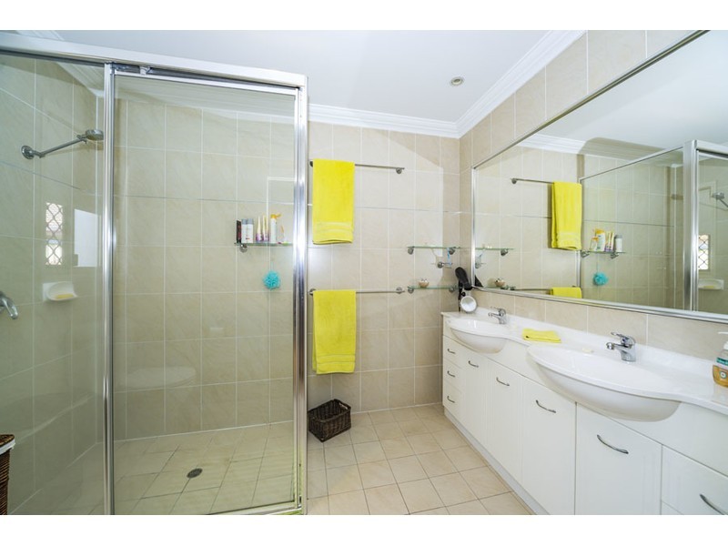 22 Jacaranda Avenue, Hollywell QLD 4216