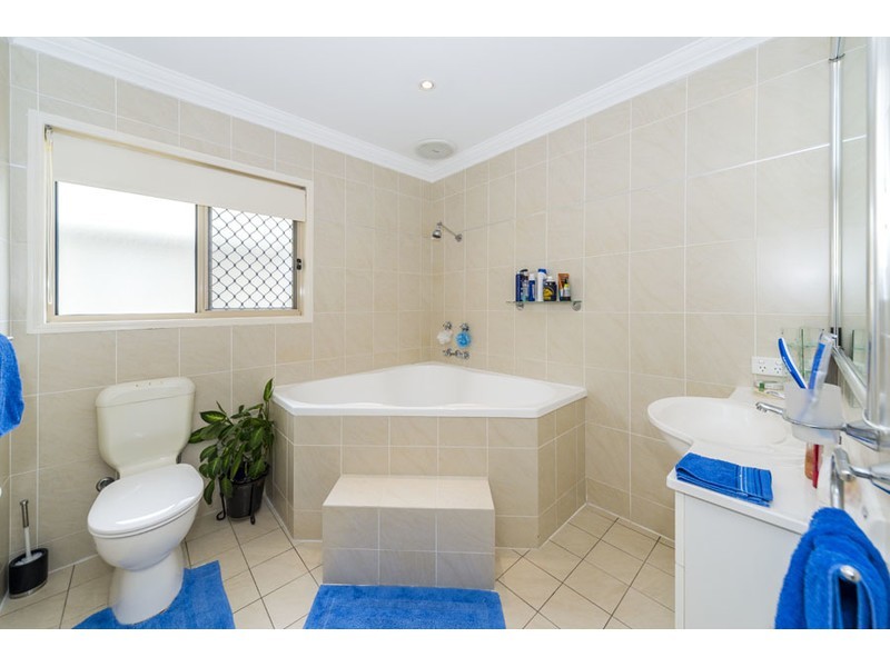 22 Jacaranda Avenue, Hollywell QLD 4216