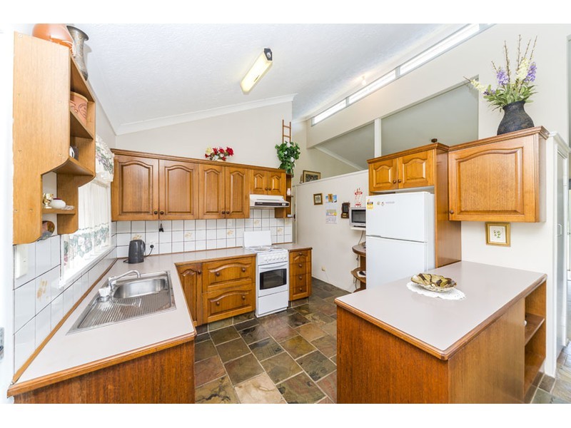 17 Kilmartin Esplanade, Biggera Waters QLD 4216