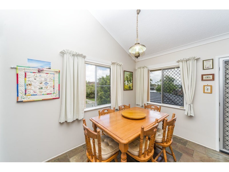 17 Kilmartin Esplanade, Biggera Waters QLD 4216