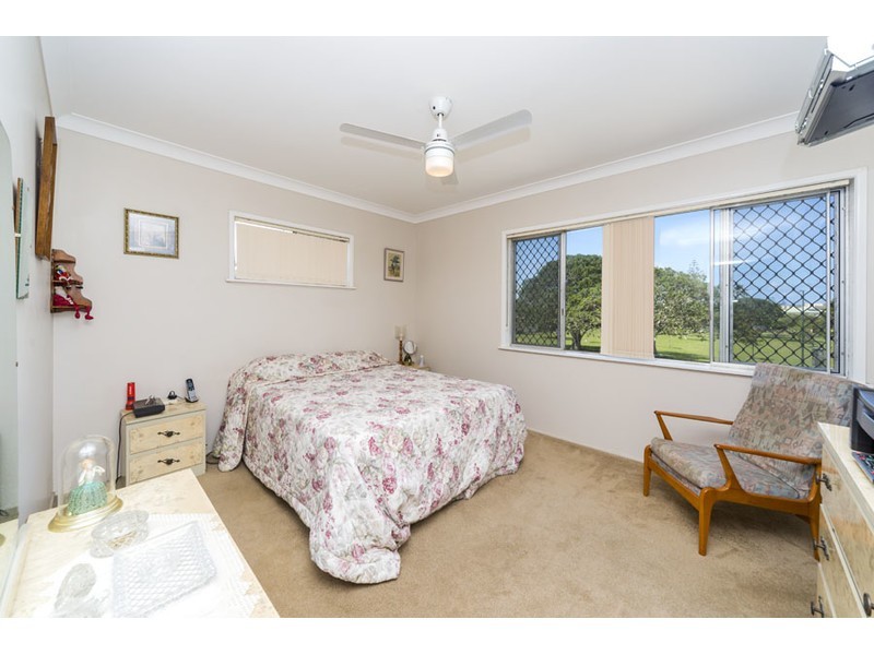 17 Kilmartin Esplanade, Biggera Waters QLD 4216